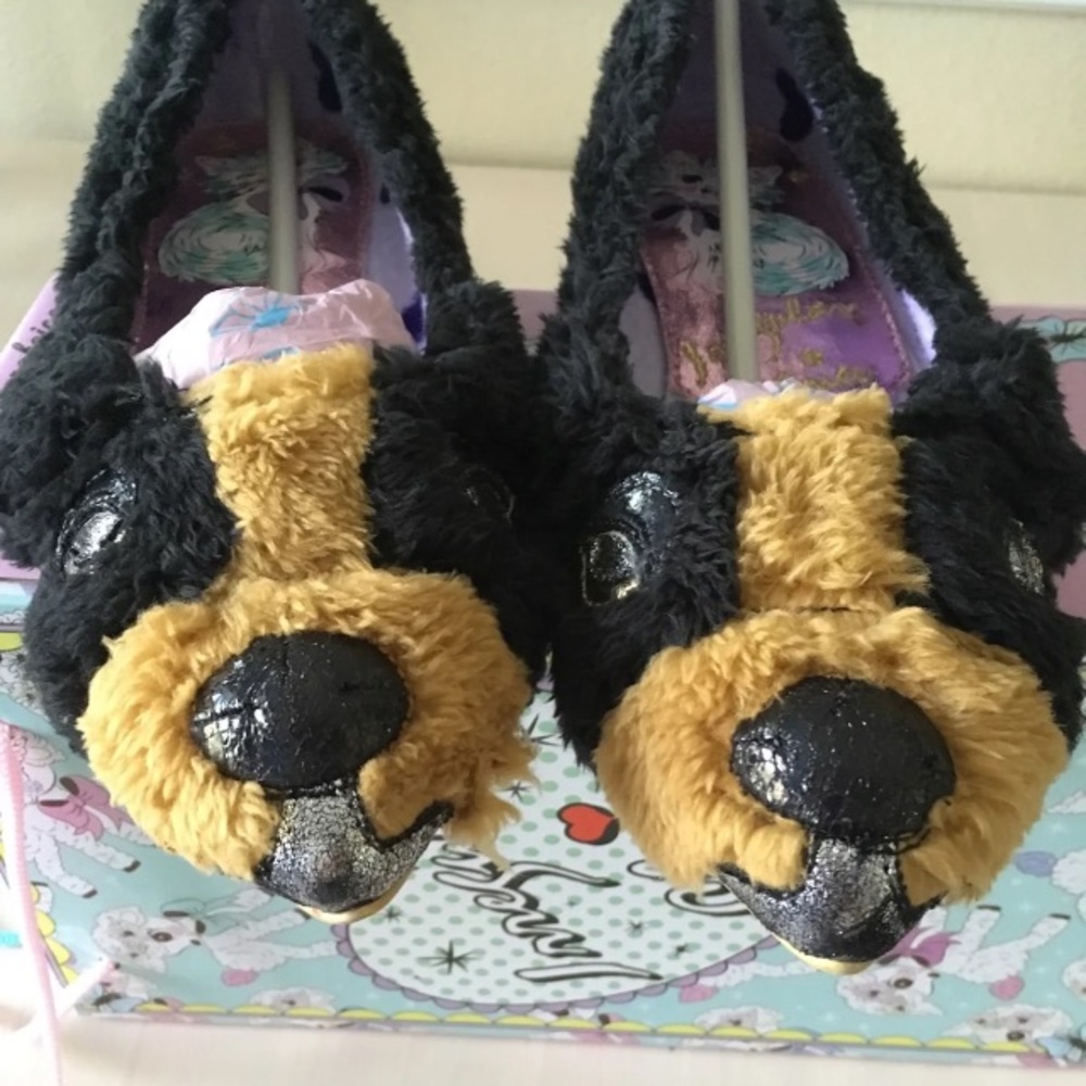 NIB Irregular Choice Travi faux fur flats - EU 37